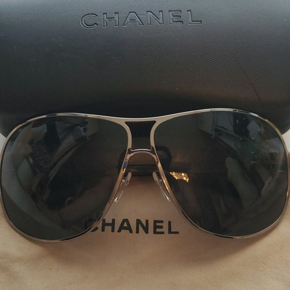 CHANEL Sunglasses - Picture 8 of 9